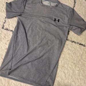 Under Armour Women’s Gray T-Shirt